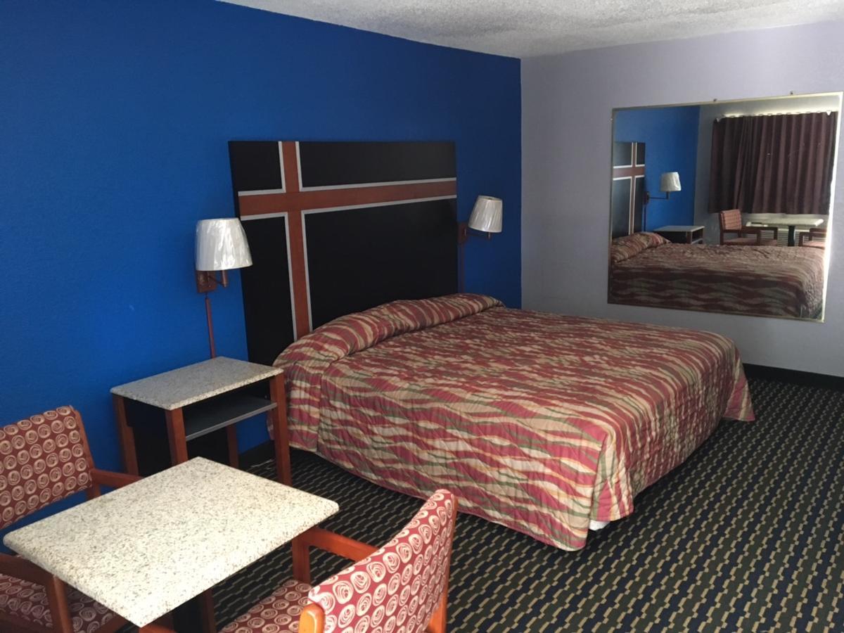 Lodge West Fulton Inn מראה חיצוני תמונה